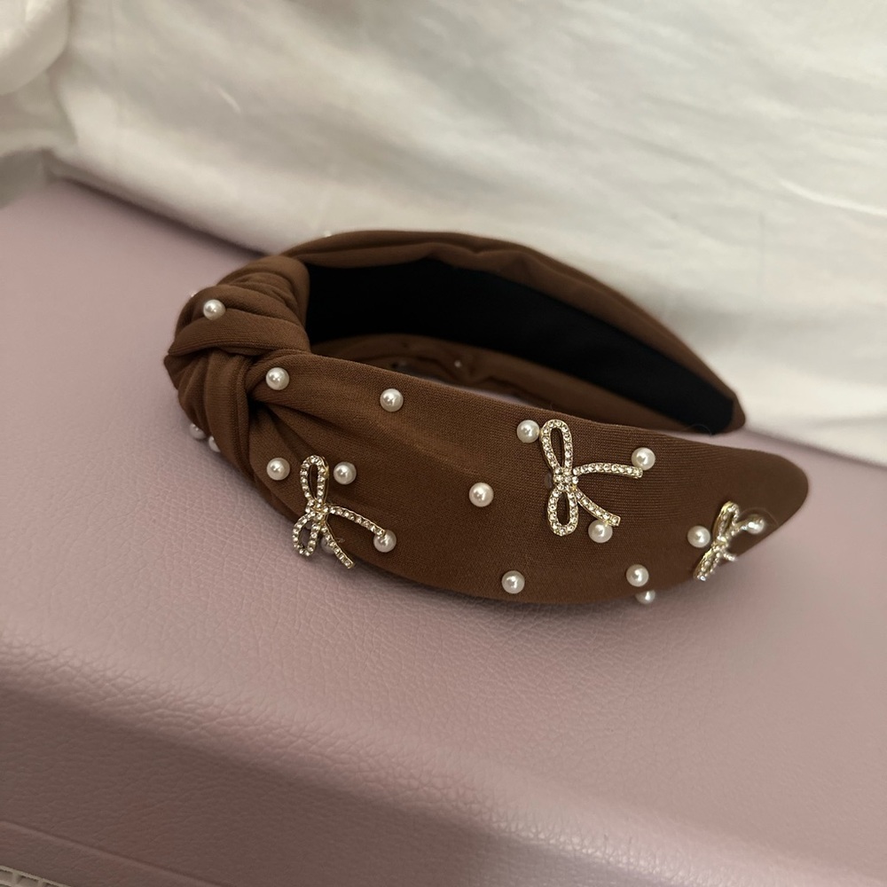 Elegant Brown Headband with Pearl Accents